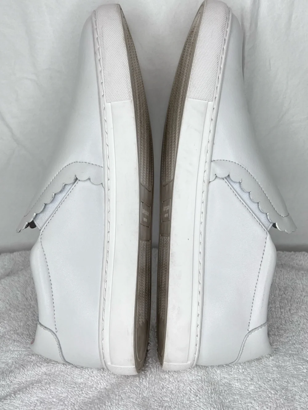 Kate Spade Aleta Scallop Leather Slip On Sneakers White 8.5 Casual Preppy